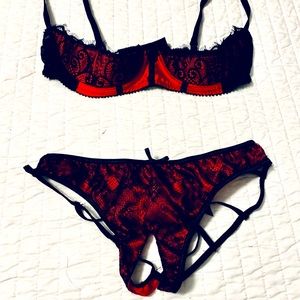 NWOT Fredericks of Hollywood Lingerie set